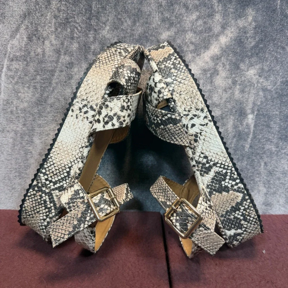 Qupid Platform Sandals Womens Grey Snakeskin Print Size 6 Animal Print Strappy
